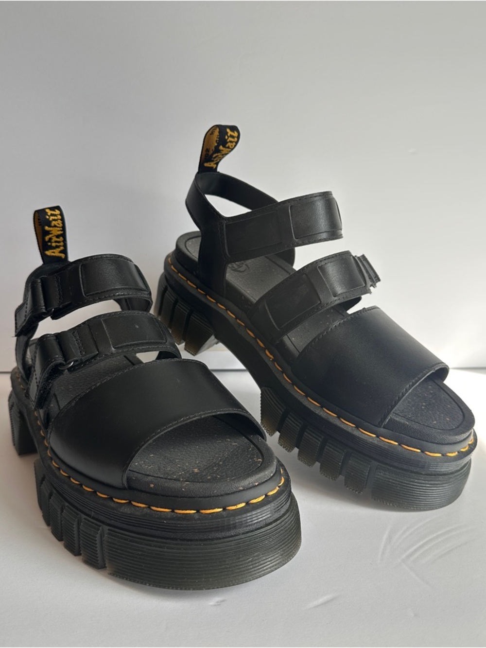 BN Dr. Martens Strappy Platform Sandals size 9
